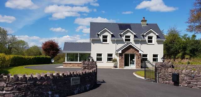 Отели типа «постель и завтрак» Mountain View Bed & Breakfast, Kenmare, Co. Kerry, Ireland Кенмэр-3